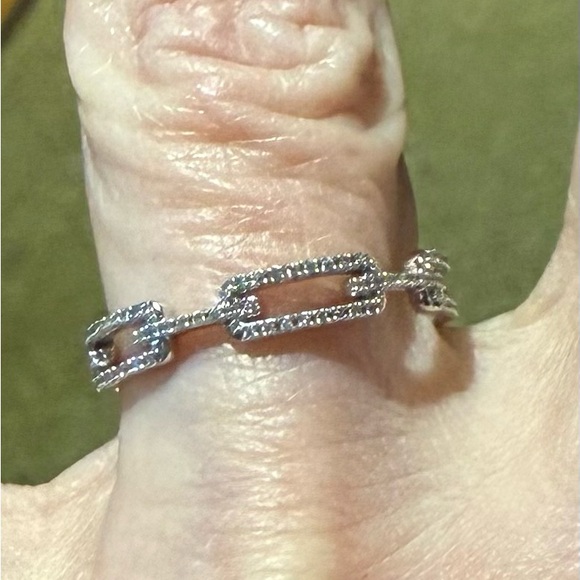 Beautiful 14k White Gold Diamond Chain Link Ring - Picture 1 of 10